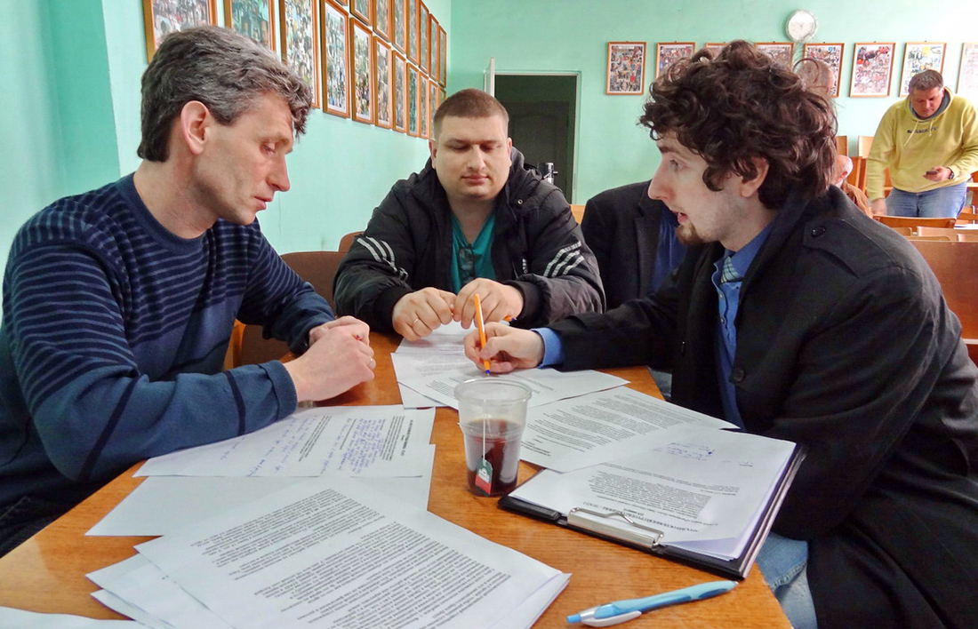 EPCU pastor Sergei Sudakov (right), then a seminary student, meets with a Russian believer and fellow seminary student, circa 2005.